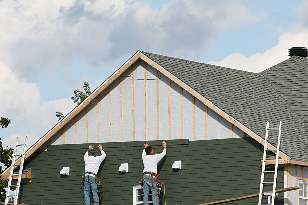 Professional Emergency Siding Repair technician working in Purcellville, VA